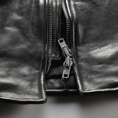 Men's vintage washed genuine leather jacket with stand-up collar made of vegetable-tanned sheepskin.